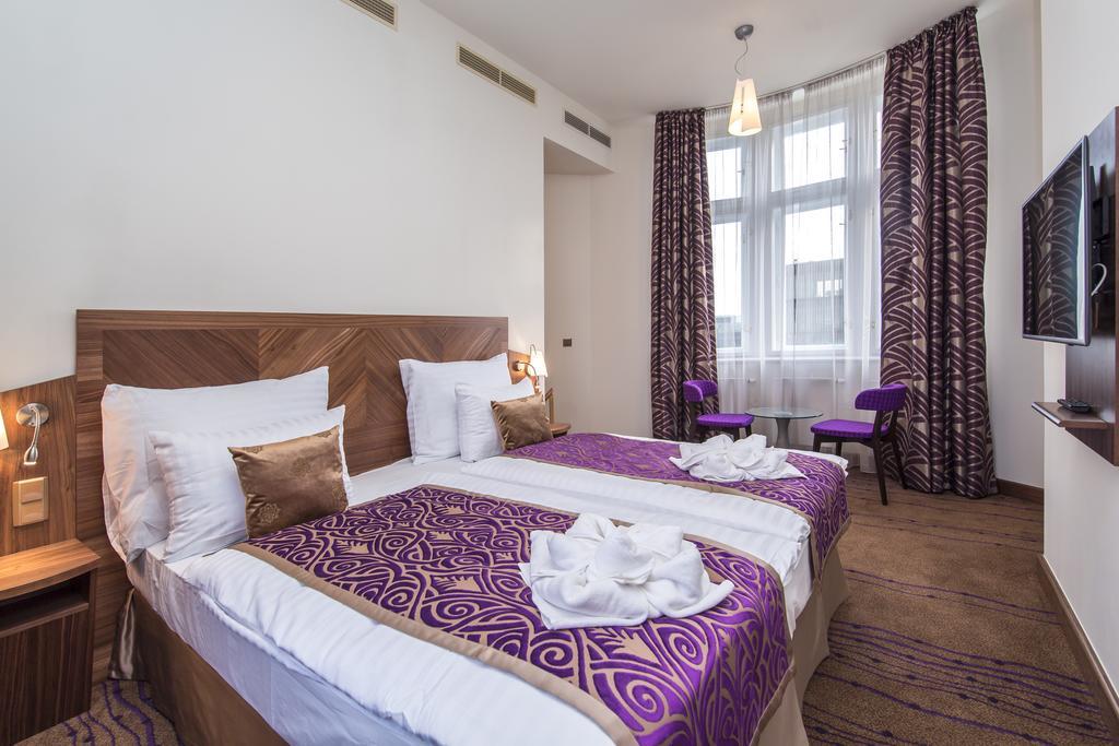 Merchants Crown Suites And Spa Praga Exterior foto