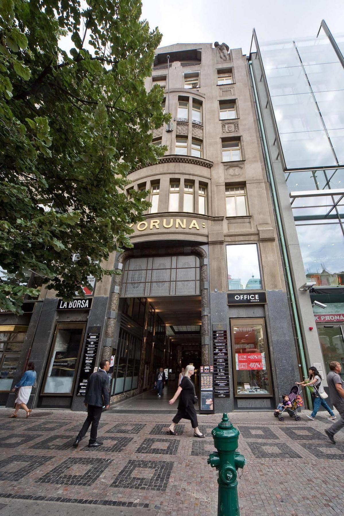 Merchants Crown Suites And Spa Praga Exterior foto The Brussels Stock Exchange